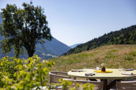 <span><span>2 Michelin Stars restaurant Talloires · Auberge de Montmin </span></span>